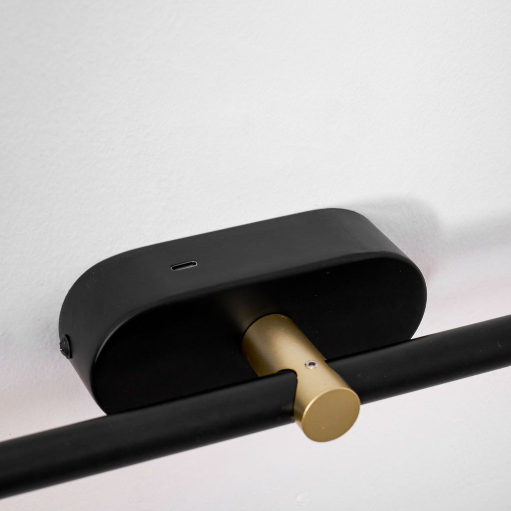 Minimalist Linear Rechargeable Vanity Wall Lamp